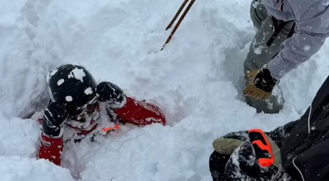 Un muerto y dos heridos por una avalancha en Suiza mientras practicaban esquí