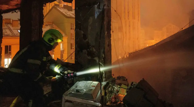 Kiev queda sin calefacción por ataque y alcalde pide evacuar