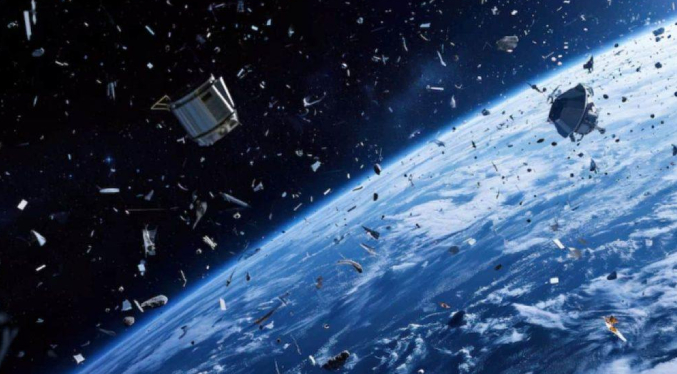 Riesgo en el aire: FAA alerta a aerolíneas por caída de desechos espaciales