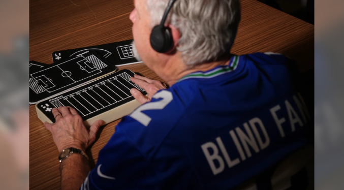 Algunos aficionados ciegos vivirán el Super Bowl con dispositivo táctil que sigue el balón