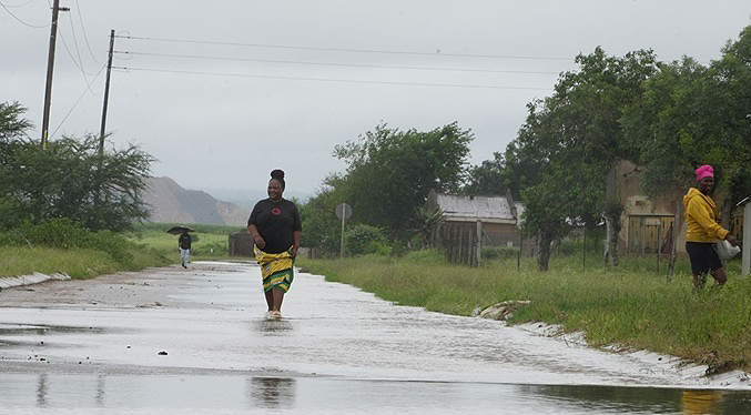 Sudáfrica declara desastre nacional por lluvias e inundaciones que causaron 31 muertos