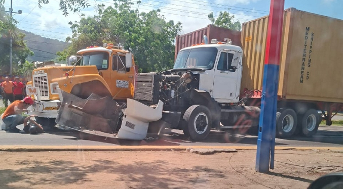 Fallece motorizado involucrado en accidente con gandolas en Puerto Cabello
