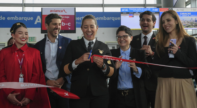 Avianca reanuda operaciones aéreas con Venezuela