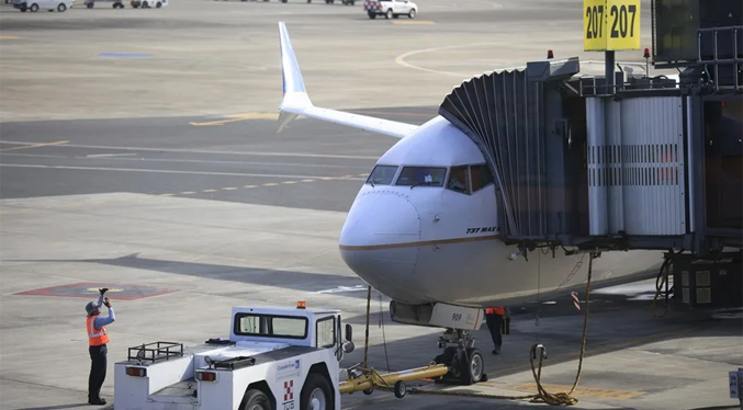 Venezuela y República Dominicana acuerdan reactivar servicios consulares y conexión aérea