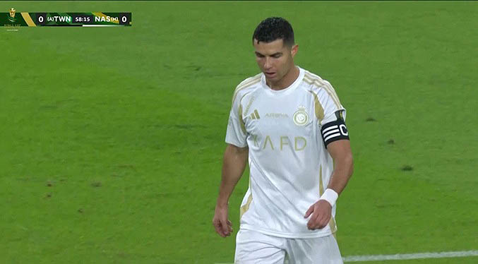 Cristiano falla un penalti, se marcha lesionado sin marcar y el Al Nassr remonta