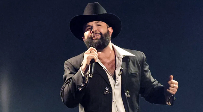 Carín León gana el Grammy a mejor álbum de música mexicana