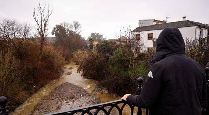Paso del ciclón Leonardo por España pone zonas de Andalucía en alerta roja