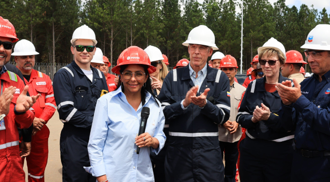 Bloomberg: Petroleras negocian recuperar millonarias pérdidas en Venezuela