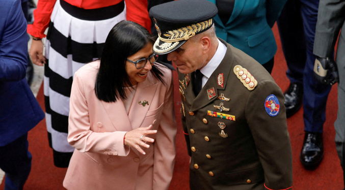 Gobierno venezolano acuerda con el Comando Sur cooperar en lucha antidrogas y migración