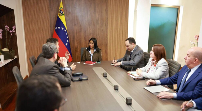 Gobierno y Repsol revisan alianzas estratégicas para el impulso energético