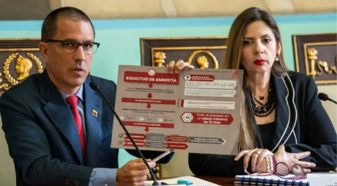 A una semana de aprobada la Ley, Jorge Arreaza informa que se han recibido «7.461 solicitudes de amnistía»