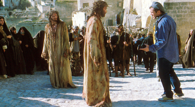 Mel Gibson rueda en Italia la secuela de «La pasión de Cristo» con un obispo excomulgado