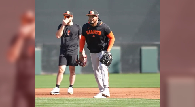 Luis Arráez firma el contrato de un año y $12 millones con los Gigantes