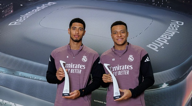 Mbappé y Bellingham reciben el trofeo FIFPRO como integrantes del once del año