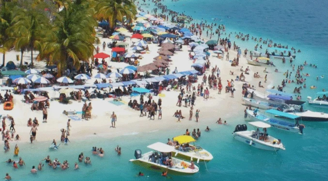 Venezuela analiza «abuso» en Morrocoy para garantizar un turismo responsable