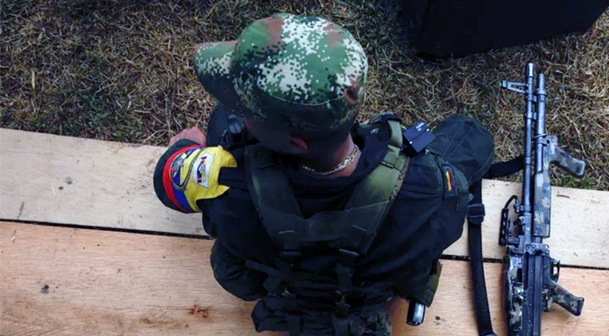 Detienen a dos acusados de reclutar a menores para las Farc en Colombia