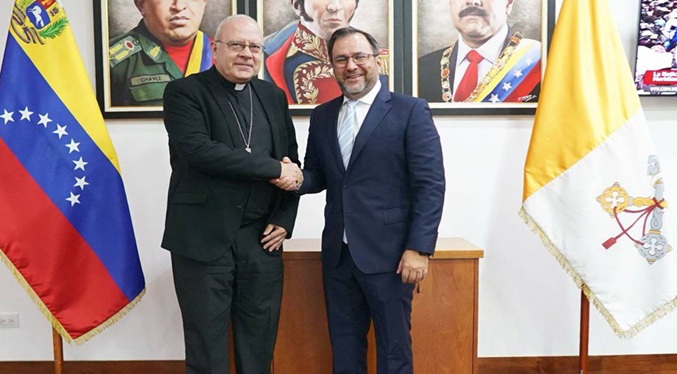 Canciller se reúne con el nuncio apostólico para ratificar compromiso con la paz