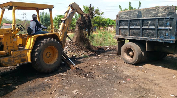 En San Isidro la Alcaldía de Maracaibo extrae 30 toneladas de desechos