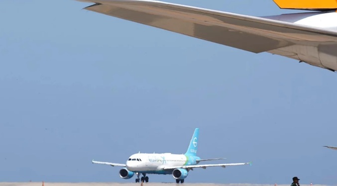 Más de 120 migrantes llegan a Venezuela en un vuelo de repatriación procedente de Miami