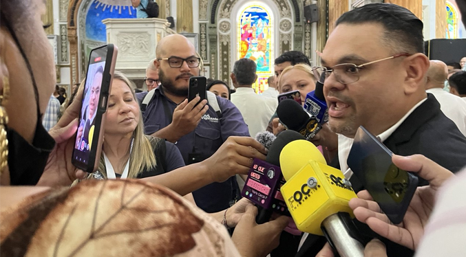 «Dormido entre tus brazos» el tema en el que trabajaba Renato Aguirre antes de su partida