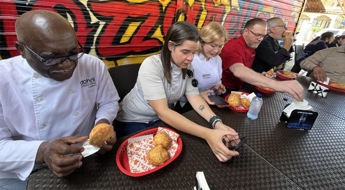 Jurado calificador inicia la evaluación final para premiar al mejor pastelito marabino