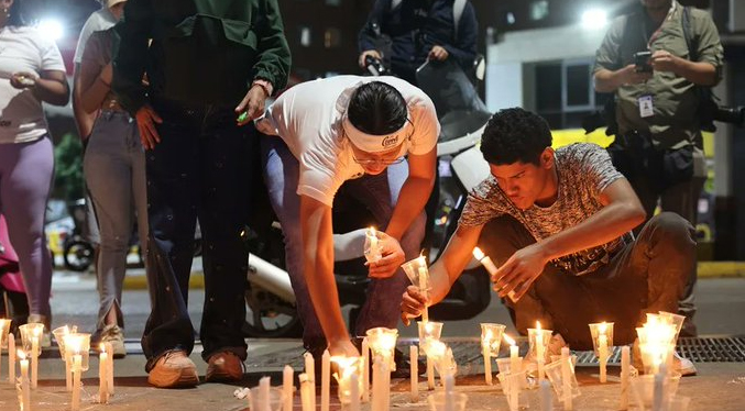Familiares de detenidos hacen vigilia en Caracas por la liberación de sus parientes