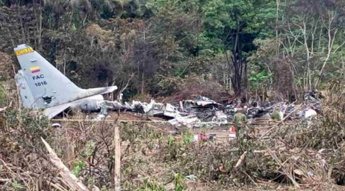 Aumenta a 66 los fallecidos en el accidente de avión militar en Colombia