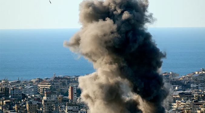 Hizbulá ataca base aérea en norte de Israel y Ejército israelí bombardea Beirut