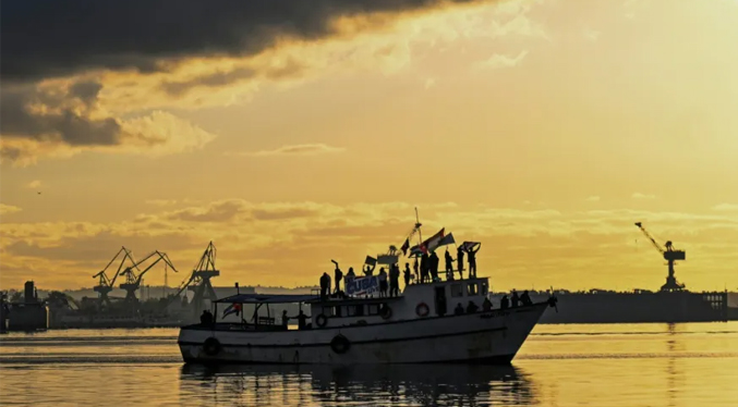 Llega una flotilla de ayuda humanitaria a Cuba