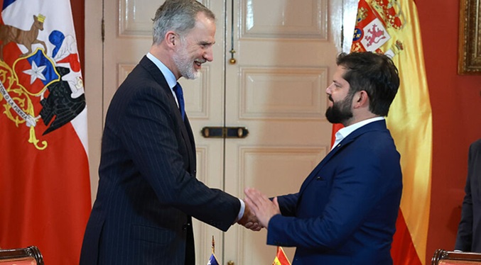 Boric recibe al rey Felipe VI de España en la previa de la investidura de Kast