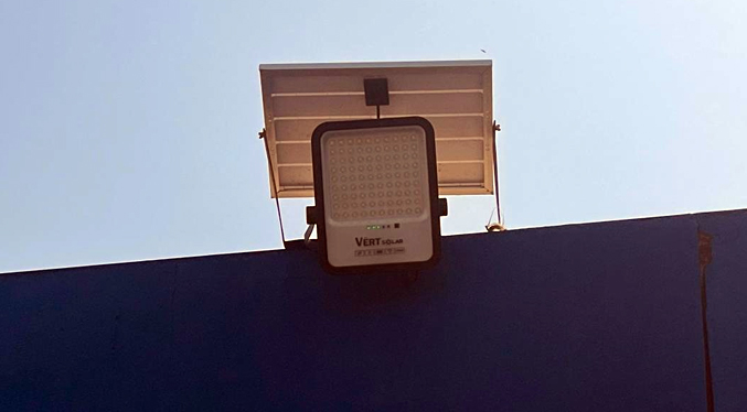 Instalan cámaras inteligentes y lámparas con paneles solares en el Terminal de Pasajeros de Maracaibo