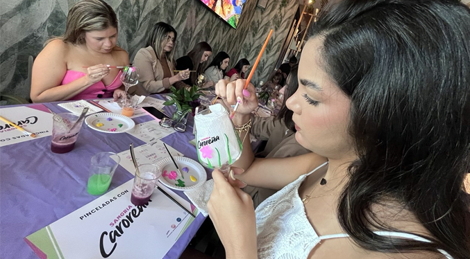 Caroreña celebra la autenticidad de la mujer en una tarde creativa en Zulia