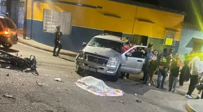 Adolescente muere al chocar su moto contra una camioneta en Táchira