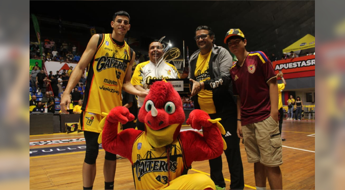 Gaiteros alza de nuevo la copa Carbozulia al imponerse ante Guaiqueríes