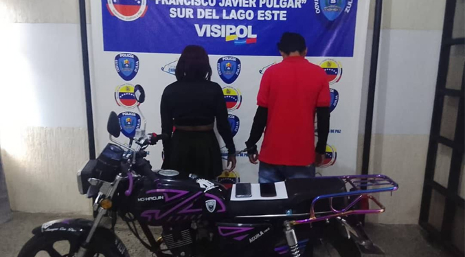CPEZ arresta a pareja motorizada por incumplir la Ley de Tránsito