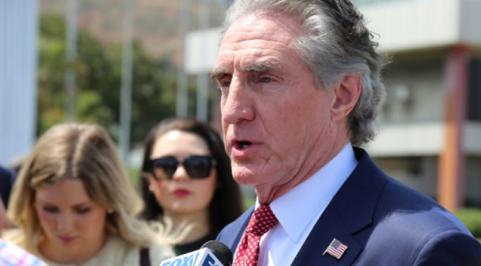 Doug Burgum: EEUU recibe primer envío de oro venezolano, valorado en 100 millones de dólares