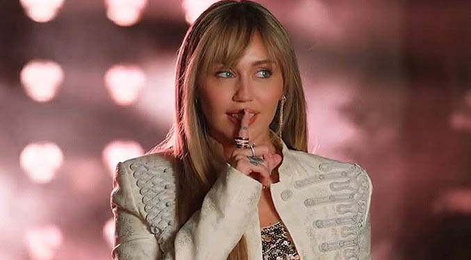 Miley Cyrus se transforma en Hannah Montana en el tráiler del especial de aniversario
