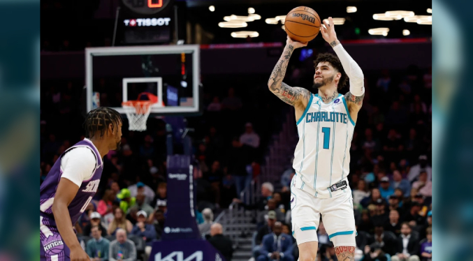 Hornets igualan récord de la franquicia con 26 triples y aplastan 134-90 a Kings