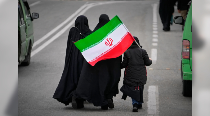 Irán amenaza sitios turísticos del mundo y afirma que sigue construyendo misiles