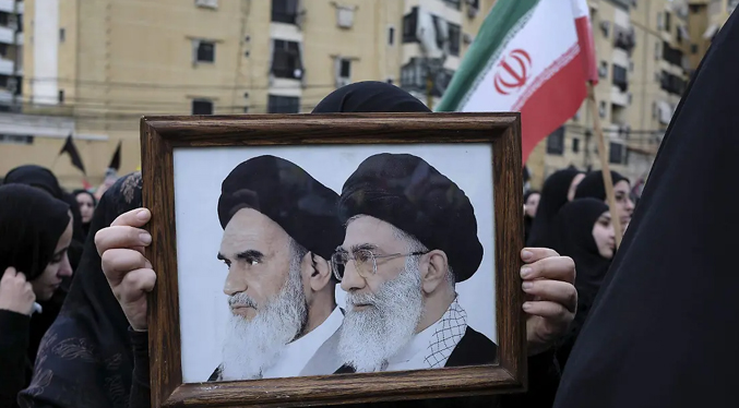 La esposa y la nieta de 14 meses de Jameneí también murieron en los bombardeos