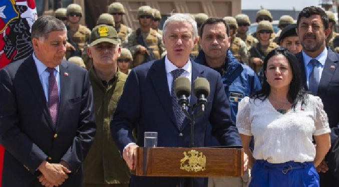 Kast presenta en la frontera norte de Chile un plan para frenar la inmigración irregular