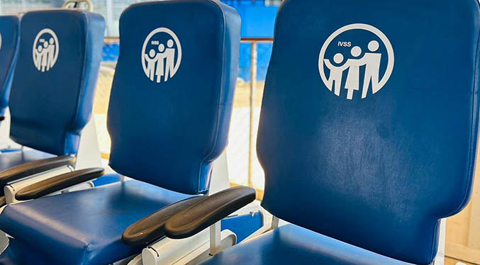 Gobernador Caldera entrega sillones para Unidad de Diálisis del Hospital Dr. Pedro García Clara