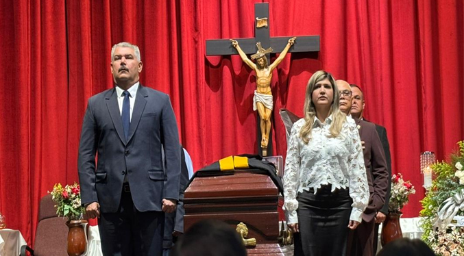 Caldera despide al rector fundador de la URBE: Deja una huella para las futuras generaciones