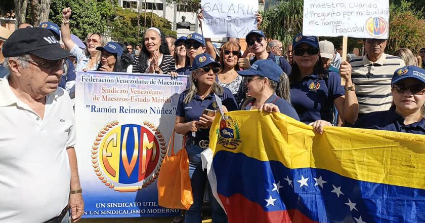 Sindicatos de maestros venezolanos piden diálogo al Gobierno por crisis de salarios