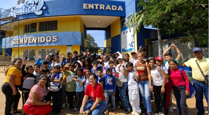 FUNDANIS celebra la promoción de grado de 50 menores en Aquatica