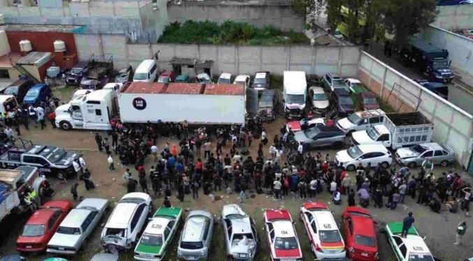 Autoridades hallan a 229 migrantes al interior de tráiler en estado mexicano de Veracruz