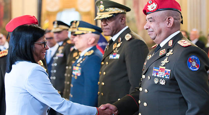 Presidenta Rodríguez juramenta al nuevo Alto Mando Militar