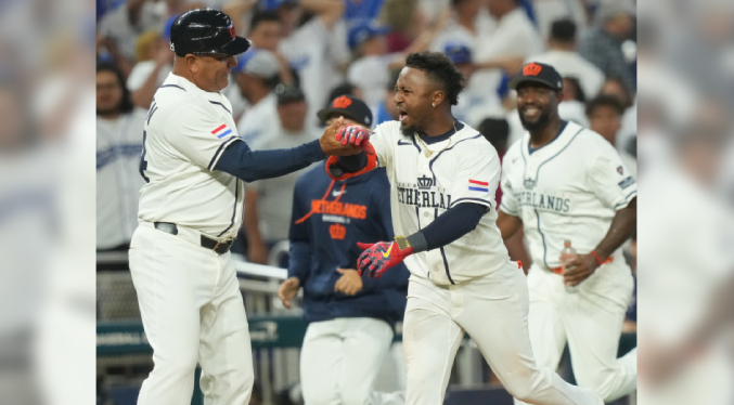 Ozzie Albies hace historia con un ‘jonrón de oro’ que tumba a Nicaragua