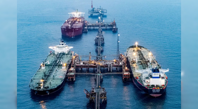 El petróleo y el gas se disparan y las bolsas caen tras los ataques a Irán