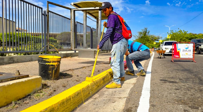 Gobernación del Zulia continúa trabajos de demarcación y pintura en diversos sectores de Maracaibo